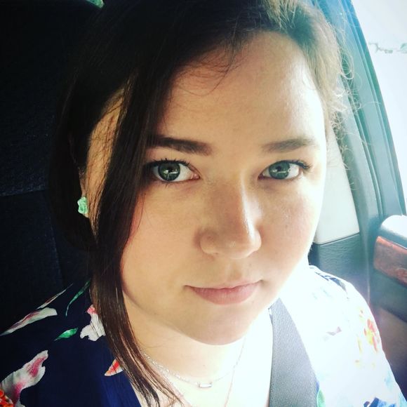 Meet your Posher, Meghan - Picture 2 of 2